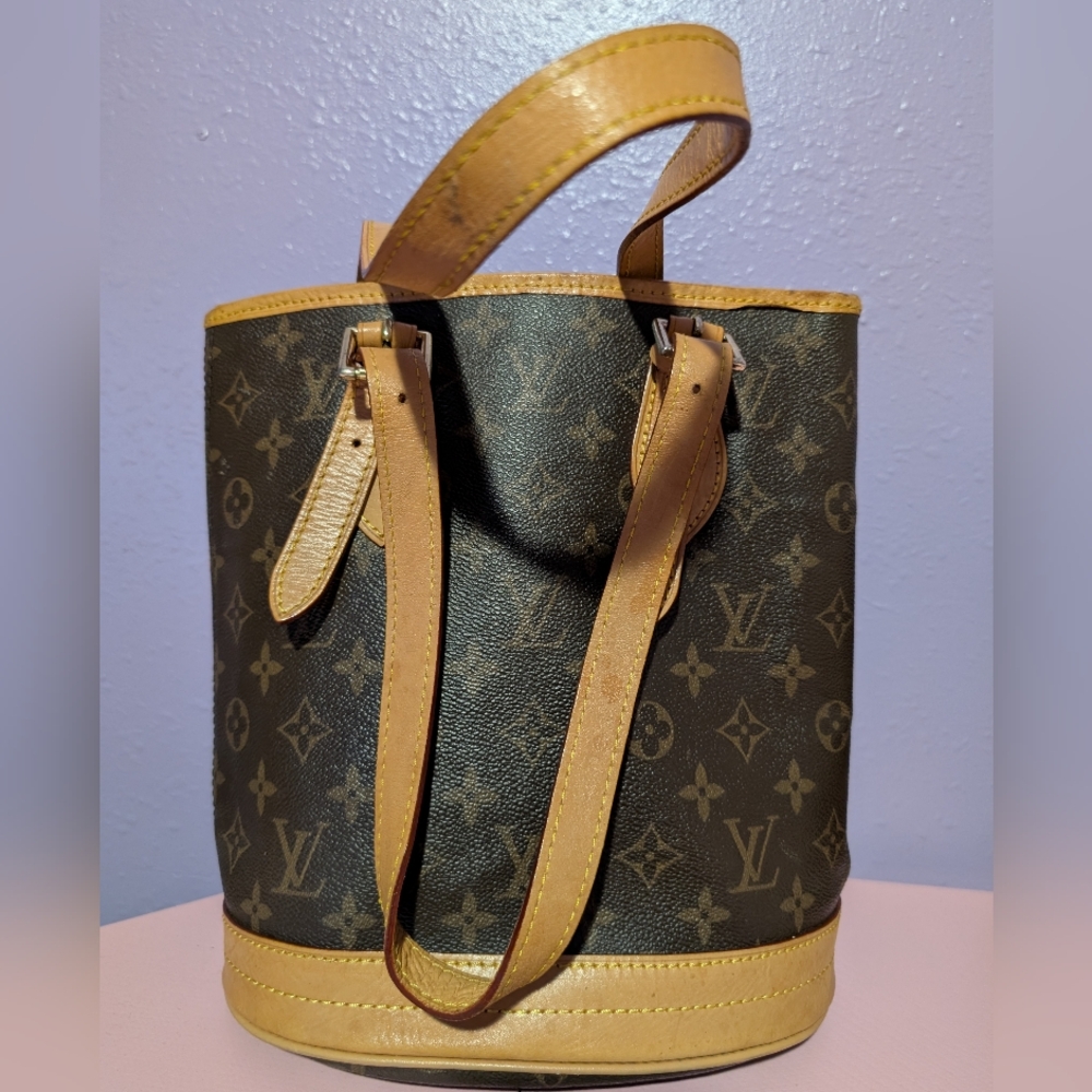 LOUIS VUITTON MONOGRAM PETIT BUCKET BAG
